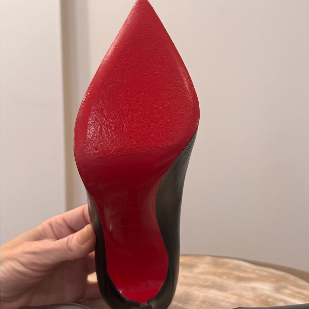 Christian Louboutin  120 Black Calf Leather Pumps Size 37 w origbox & shoe bags - Picture 8 of 16